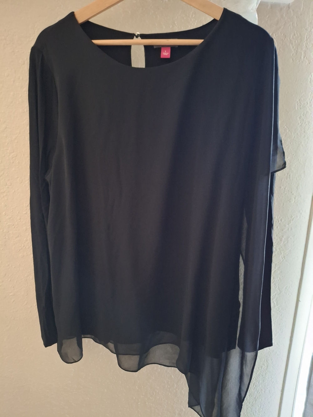 Vince Camuto Black Sheer Asymmetric Long-Sleeve Blouse